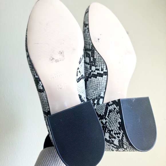 SOLD- UO Margot snake print chunky heel booties - Picture 4 of 6